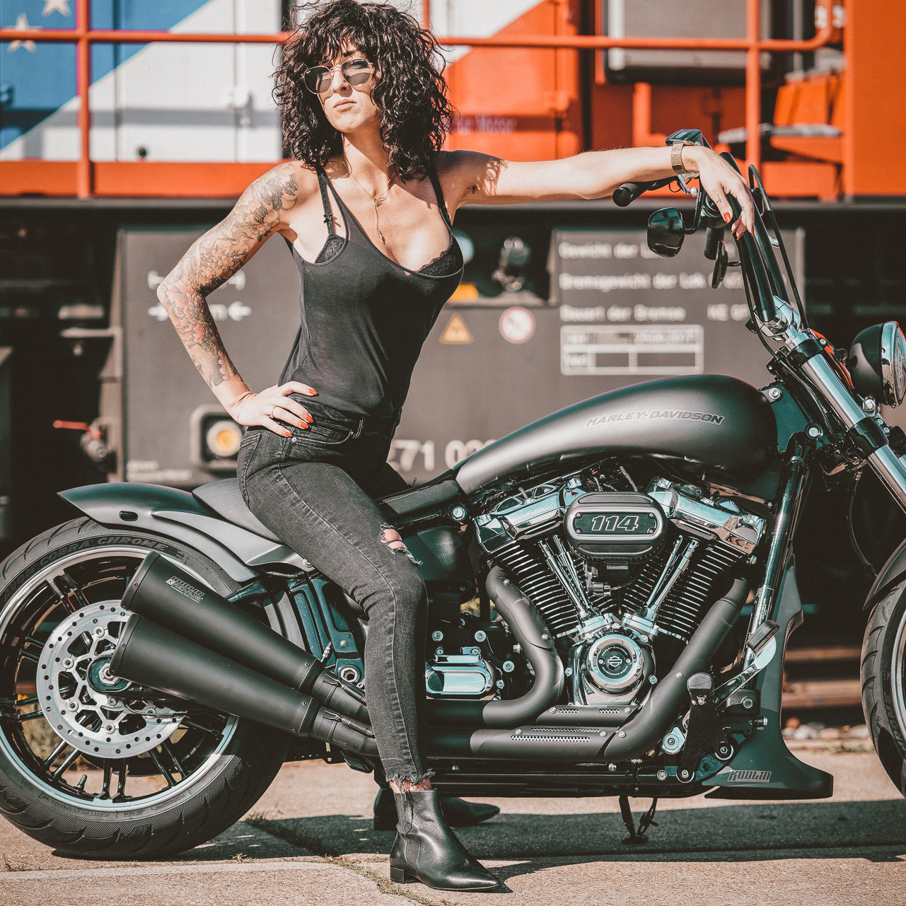 Denise and the Kodlin Breakout customized by Harley-Davidson Düsseldorf 