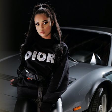 Wear Wolf Shooting by BEN OTT 1083