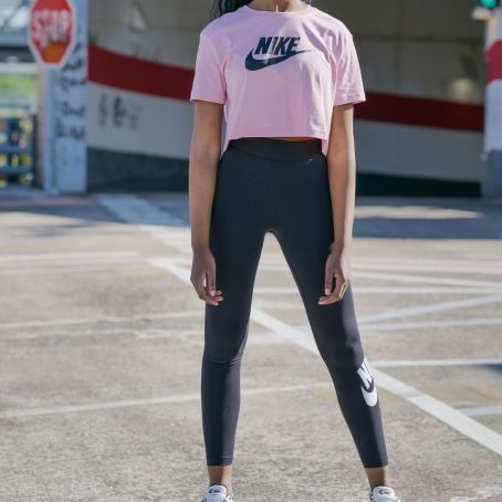 147 DEFSHOP Nike Shooting by BEN OTT 30. Mai 2021 Ben Ott  DC S5
