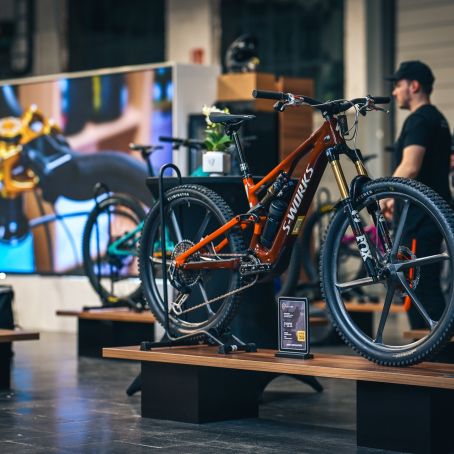 2 watz up cycling world  r  ben ott film 15. maerz